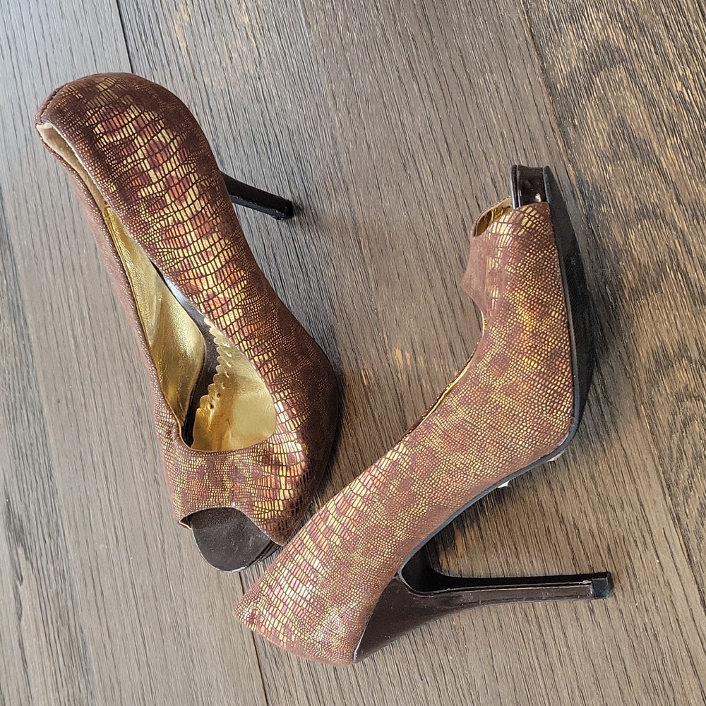 Leppard print shoes